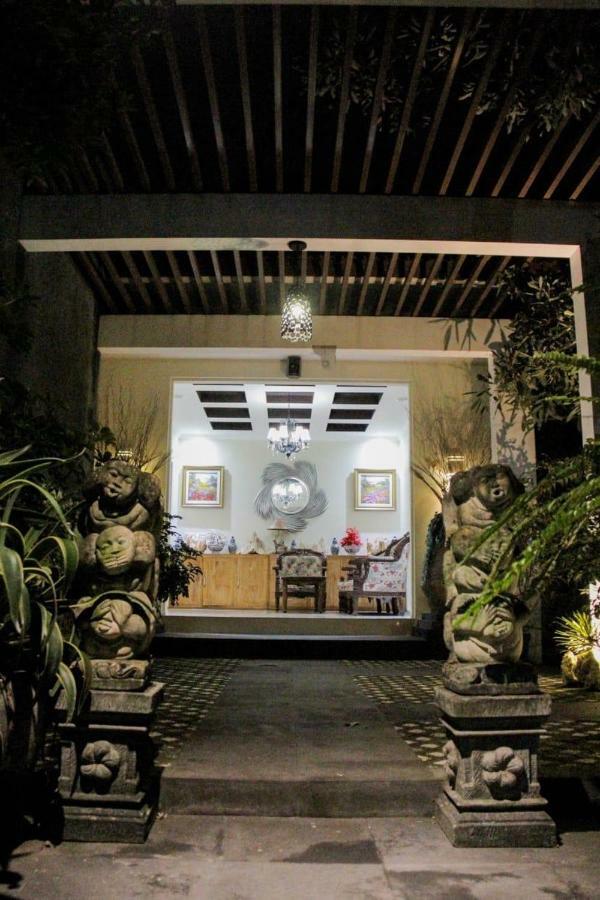 Putri Homestay Sanur Екстериор снимка